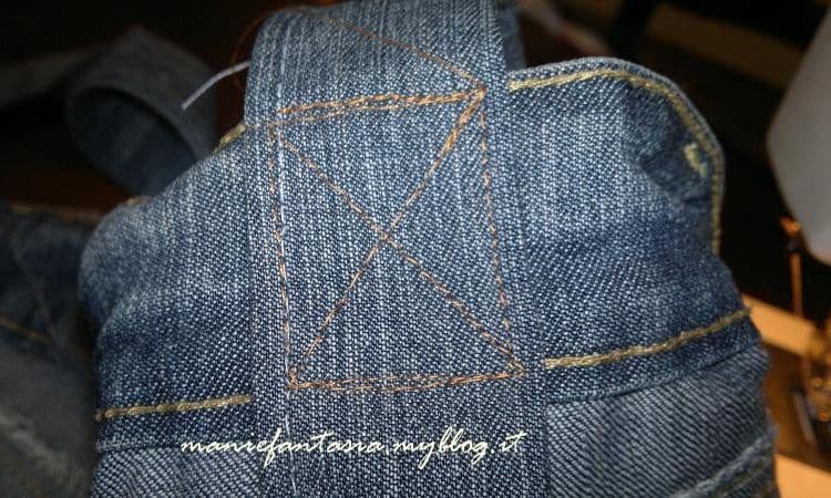 cucitura borsa jeans vecchi